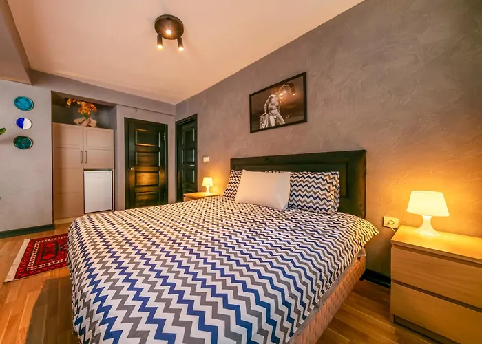 Hexa Suites Hotel